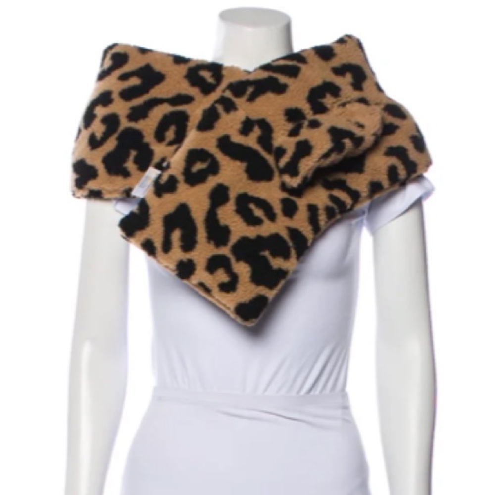 NWT APPARIS LEOPARD‎ PRINTED SCARF - Picture 2 of 6